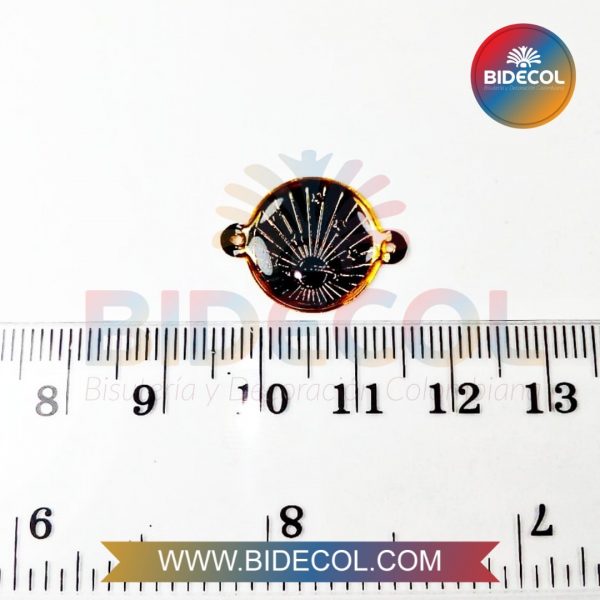 Dije Centro Signo Planeta con Estrellas Negro en Oro Golfi/Resina x 1und - Imagen 2