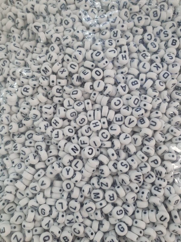 Libra De Letras Para Bisutería (500 Gr) BN - Imagen 2